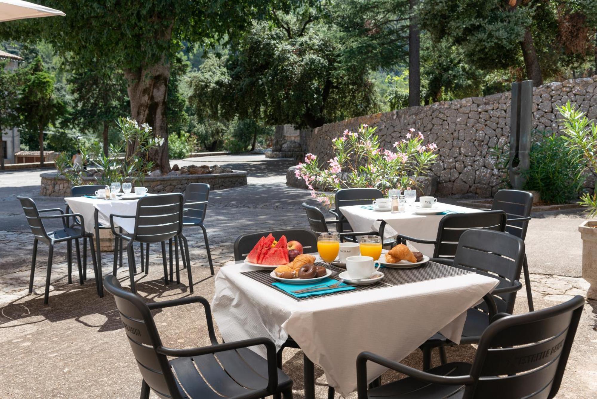 Santuari De Lluc Hotel Екстериор снимка