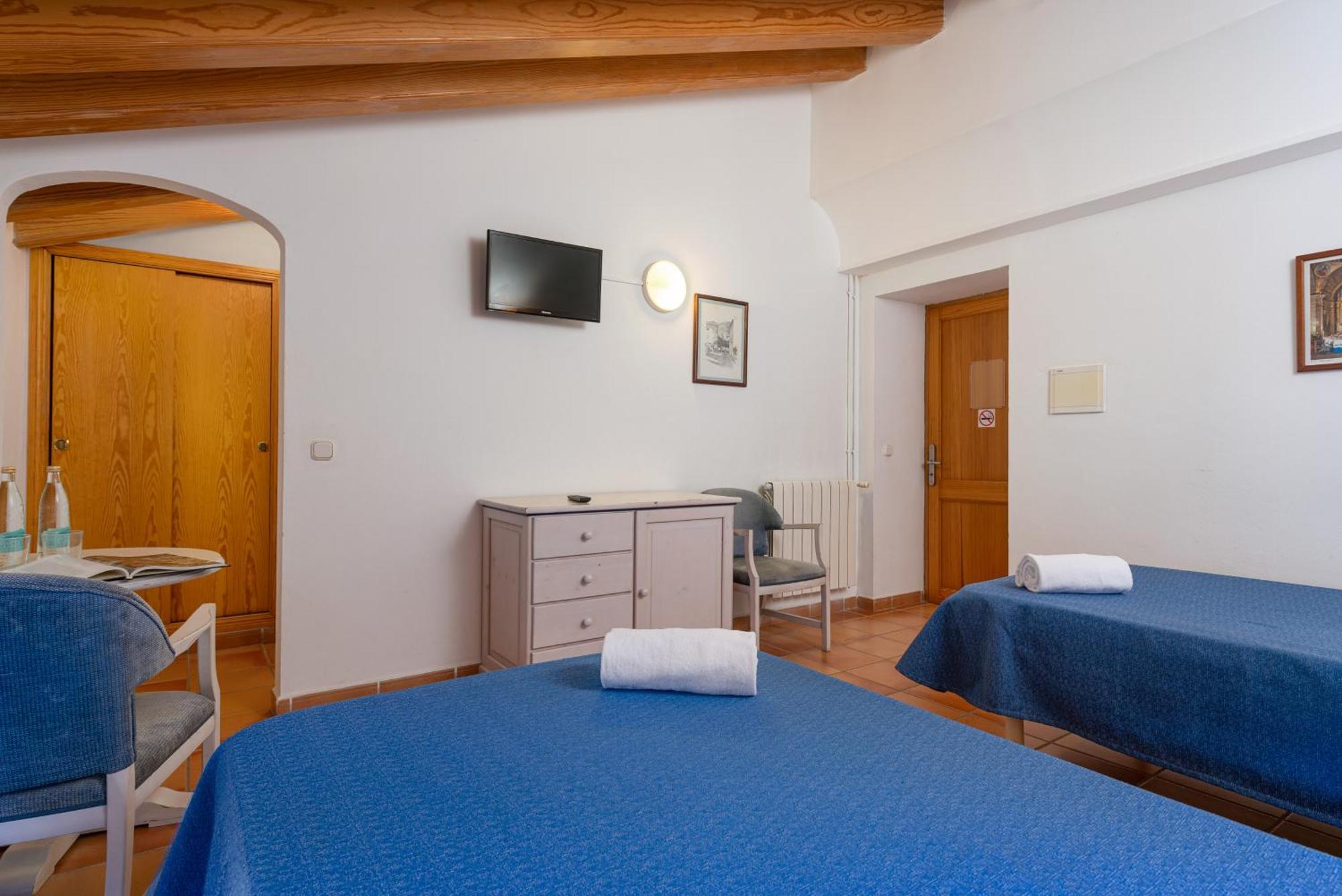 Santuari De Lluc Hotel Стая снимка