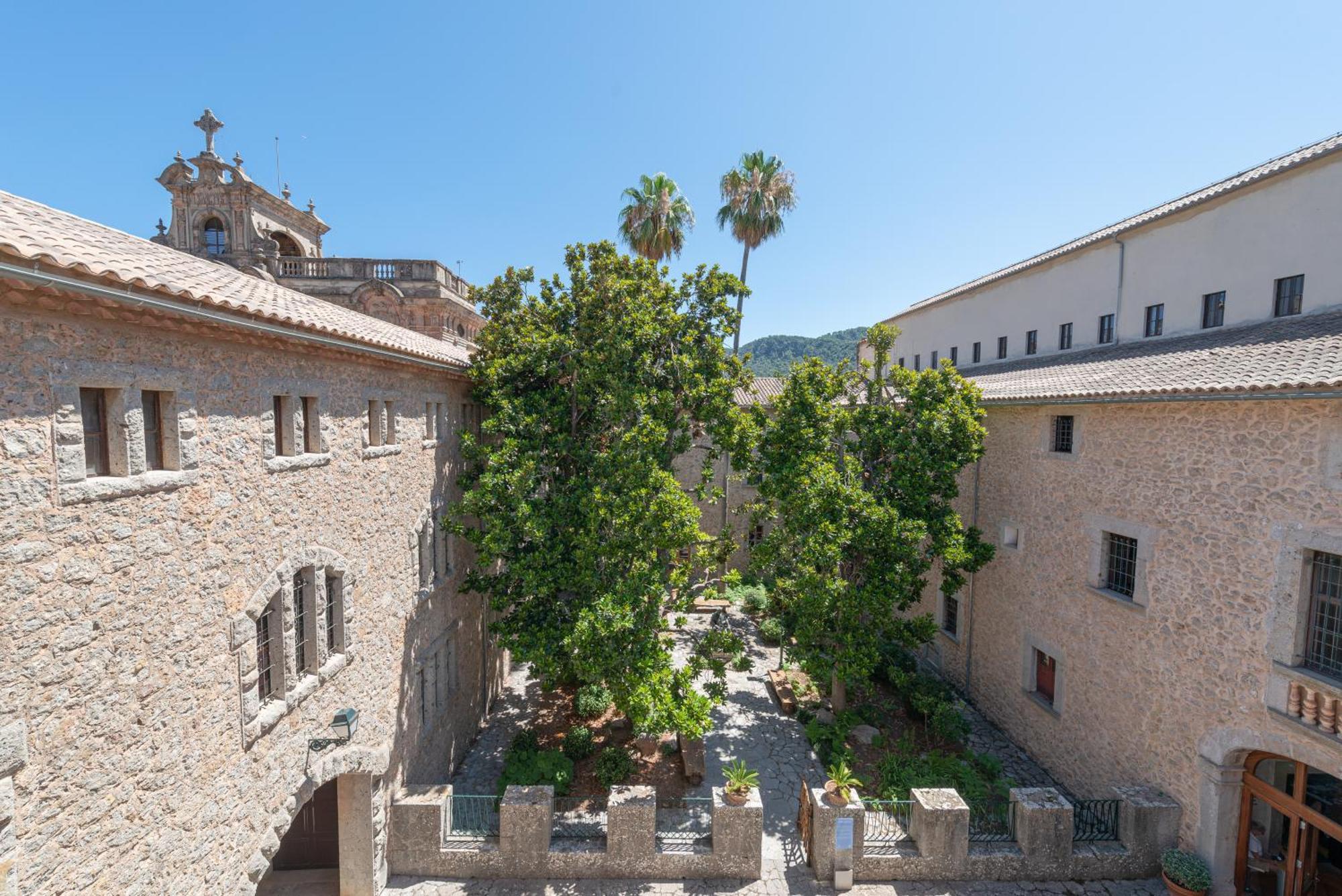 Santuari De Lluc Hotel Екстериор снимка
