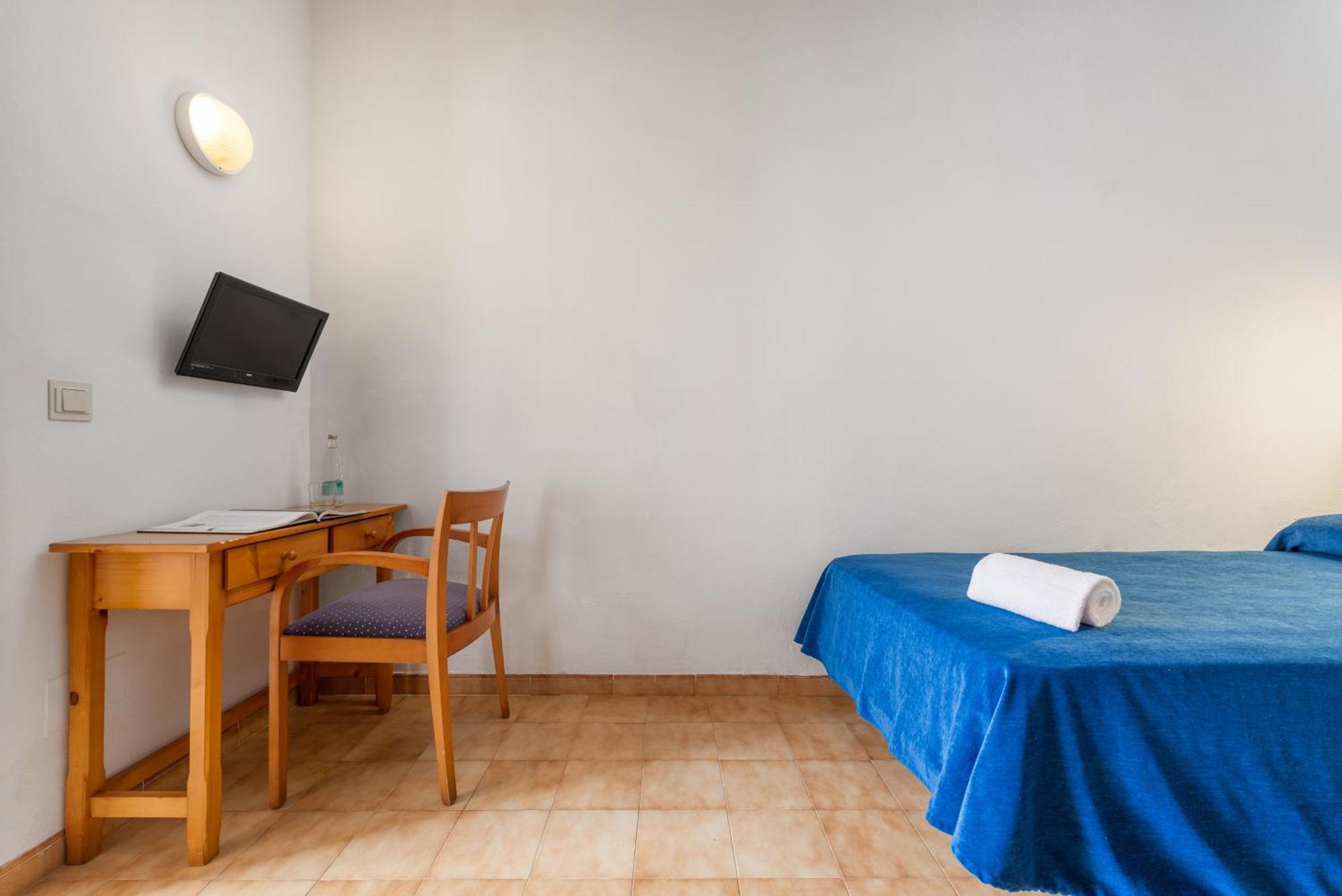 Santuari De Lluc Hotel Стая снимка