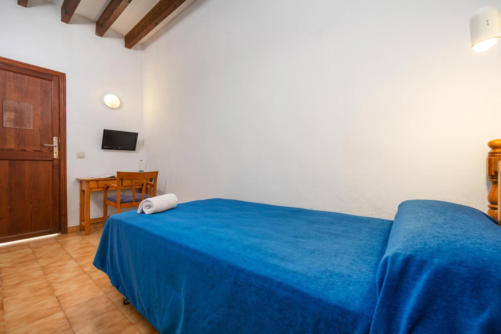Santuari De Lluc Hotel Стая снимка