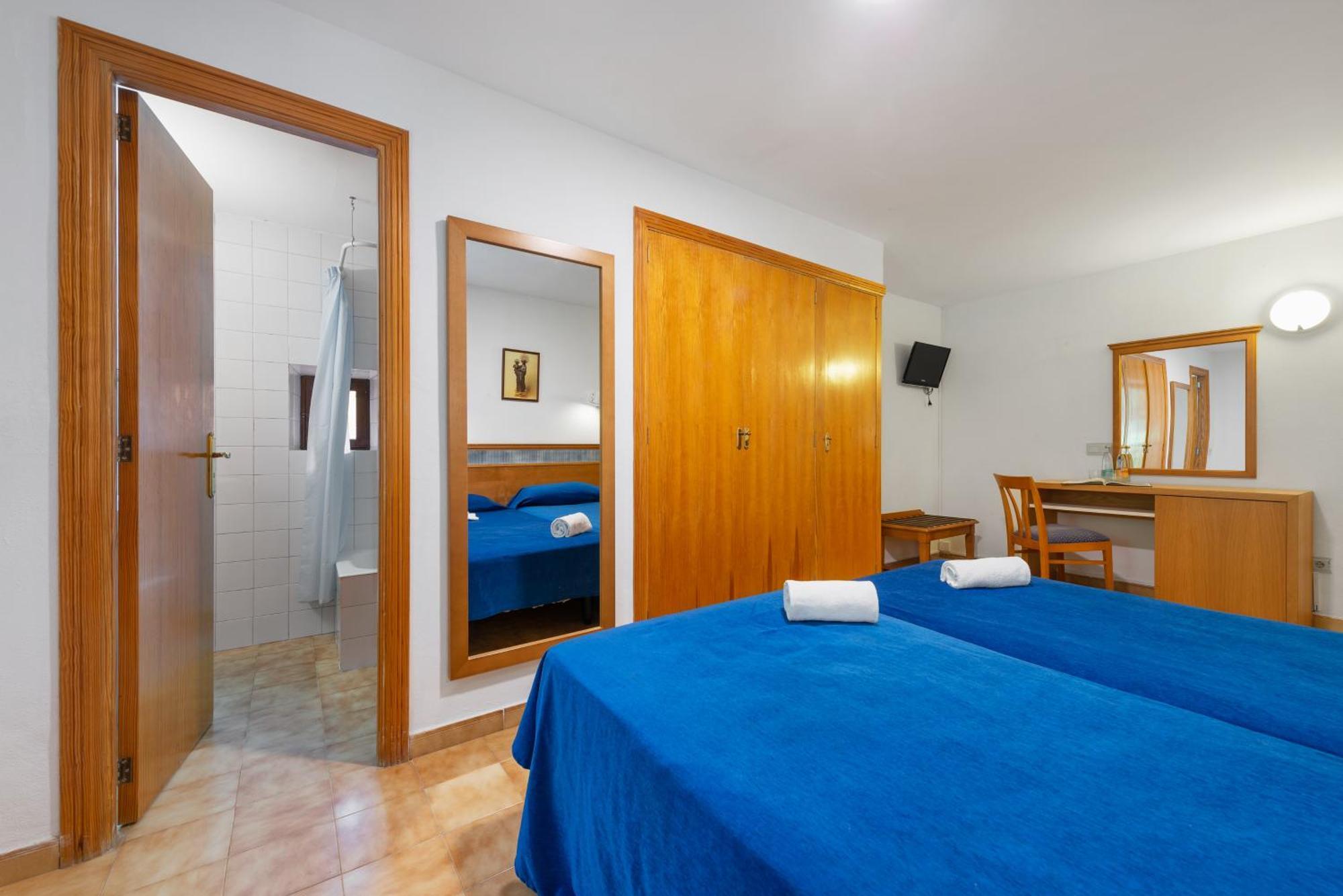 Santuari De Lluc Hotel Стая снимка