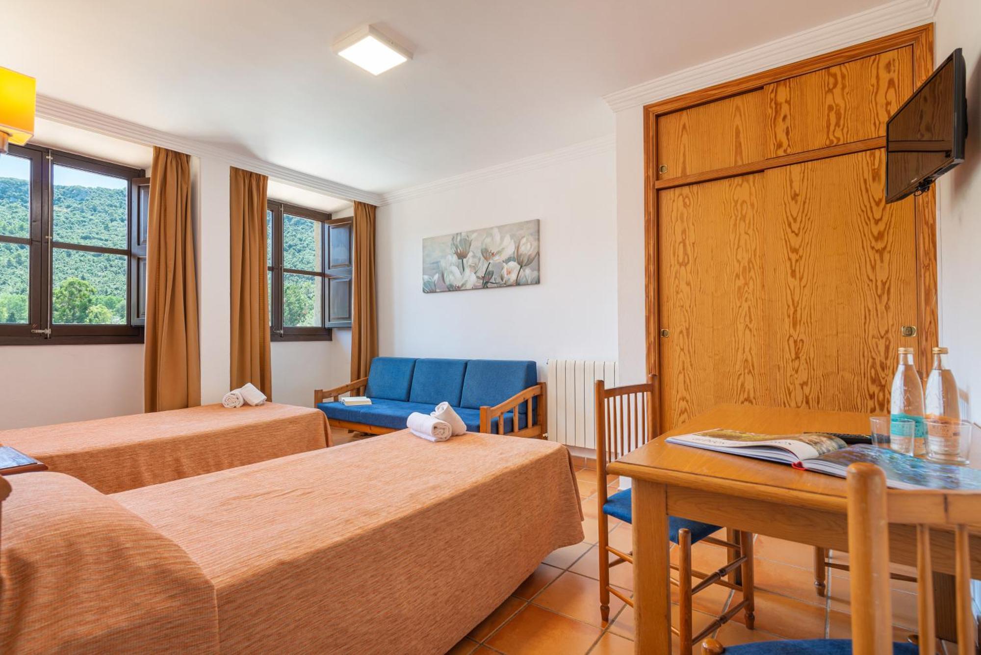 Santuari De Lluc Hotel Стая снимка