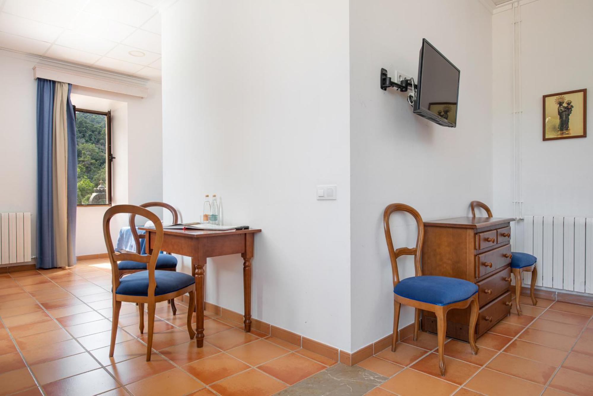 Santuari De Lluc Hotel Стая снимка